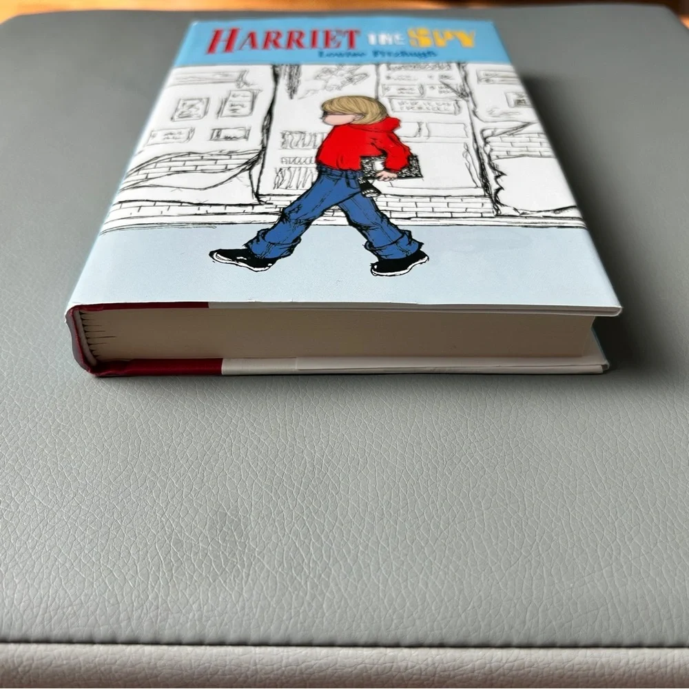 2000 Edition Harriet the Spy by Louise Fitzhugj Hardcover Book